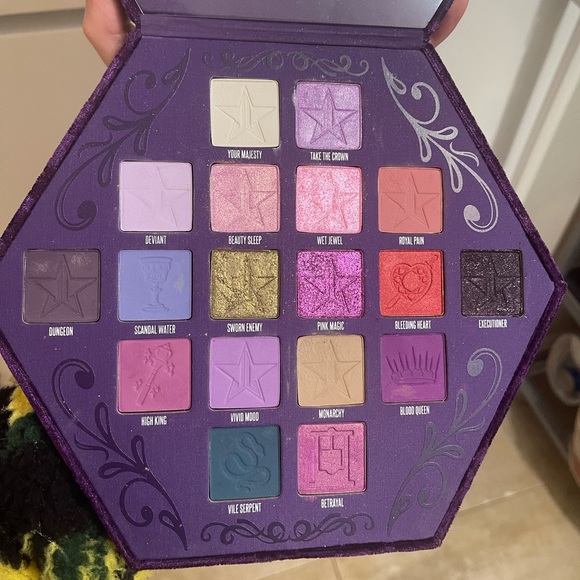 Jeffree Star BLOOD LUST eyeshadow palette - Picture 3 of 7